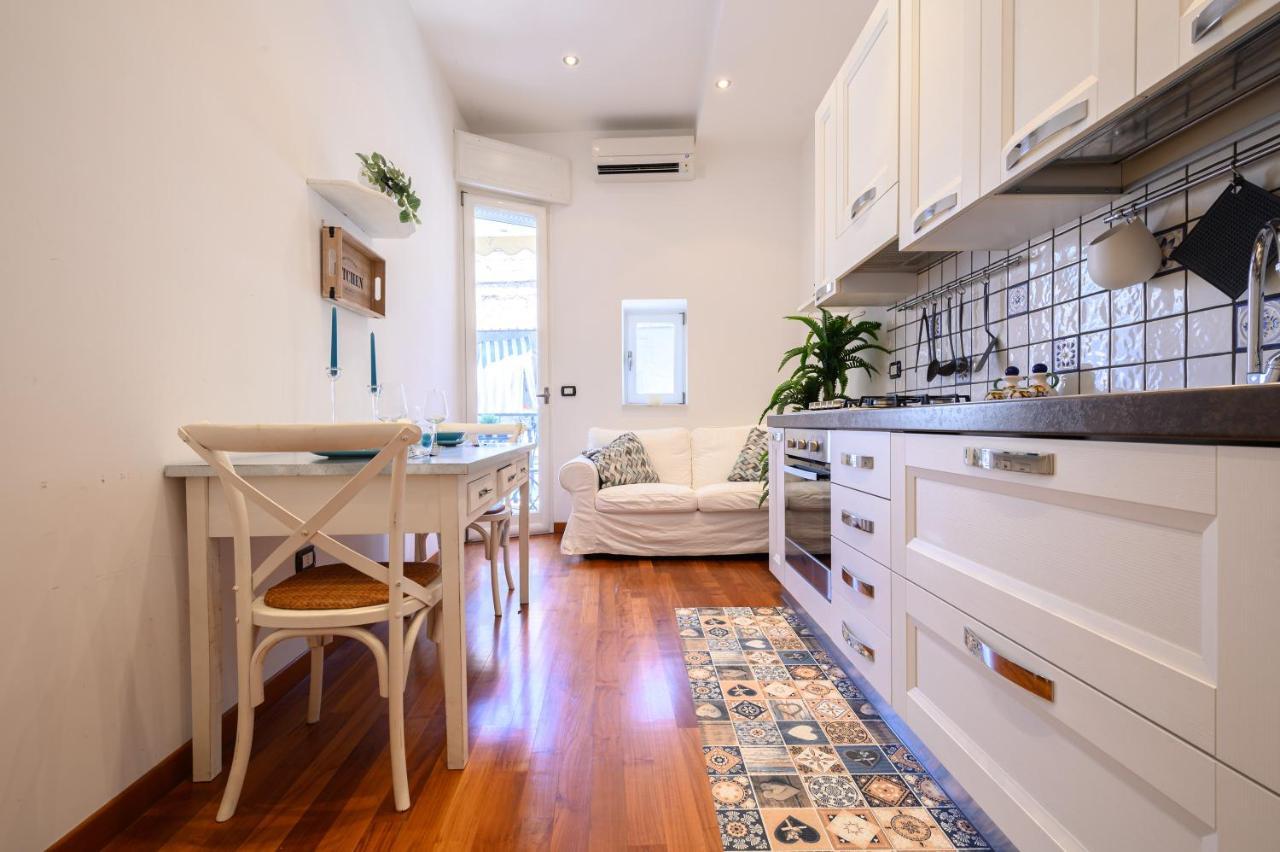 Casa Bea Apartment Наполи Екстериор снимка